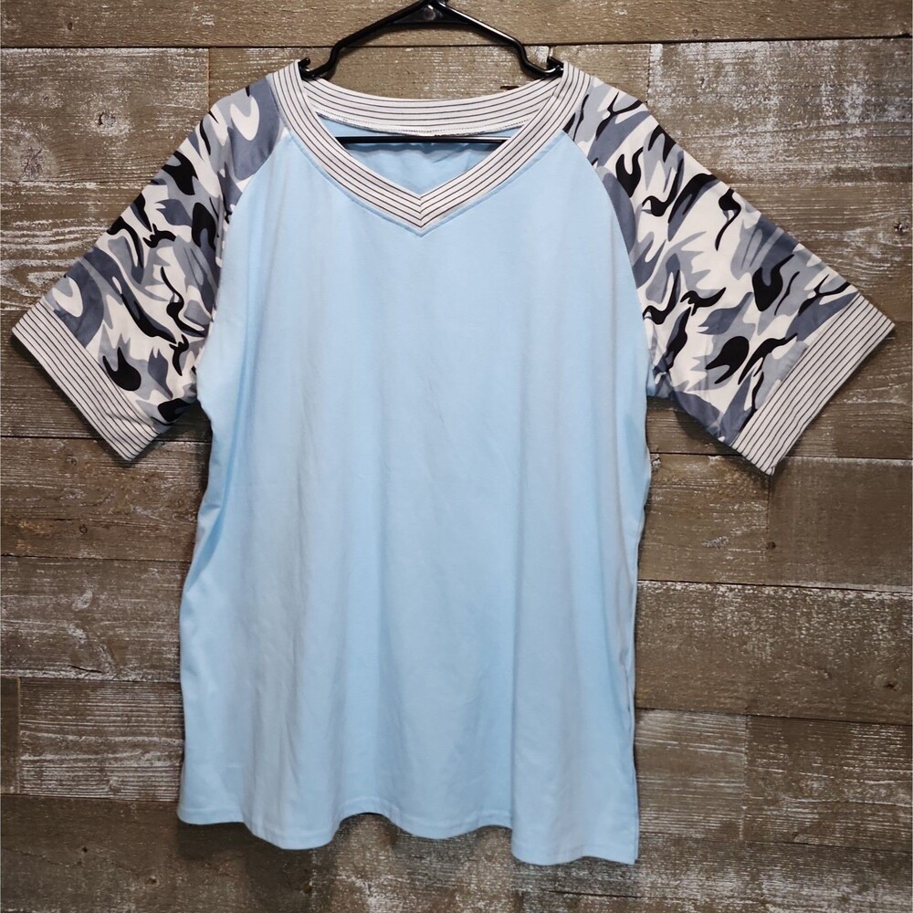 Women's Camo Short Sleeve T-Shirt 2XL Light Blue Grey Camouflage V-Neck
